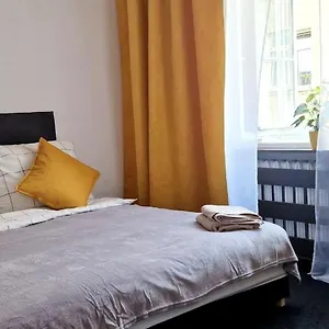 Prywatny W Centrum Miasta 3 , Warszawa Polska